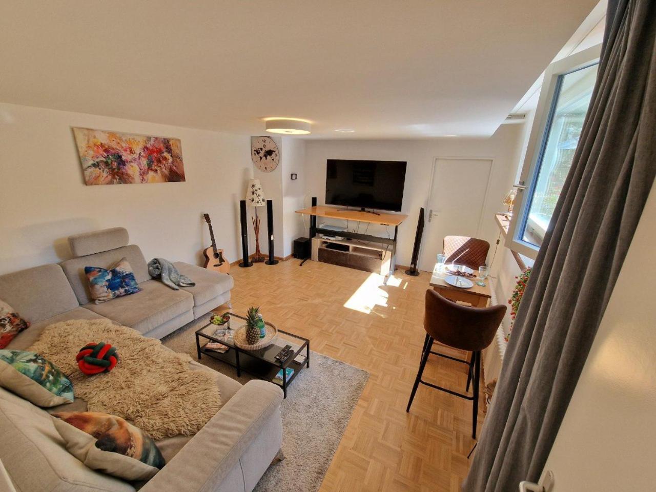 Apartment The Artistic Corner By The Rhine Wakable To Major Events Like Art Esc And