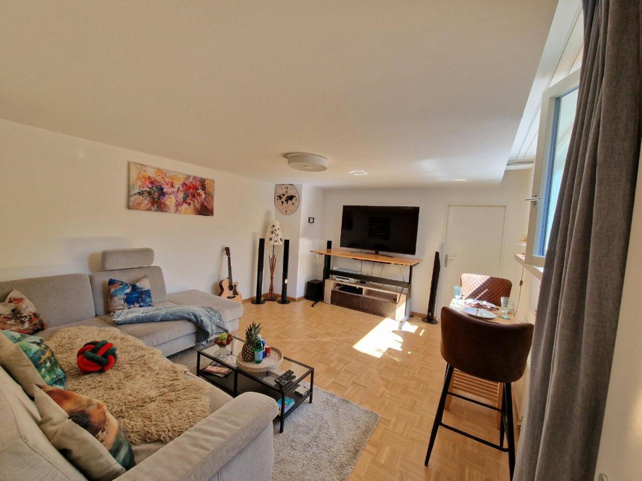 Apartment The Artistic Corner By The Rhine Wakable To Major Events Like Art Esc And *